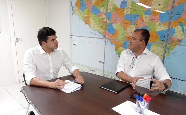 Secretário de Infraestrutura recebe prefeitos para discutir obras nos municípios