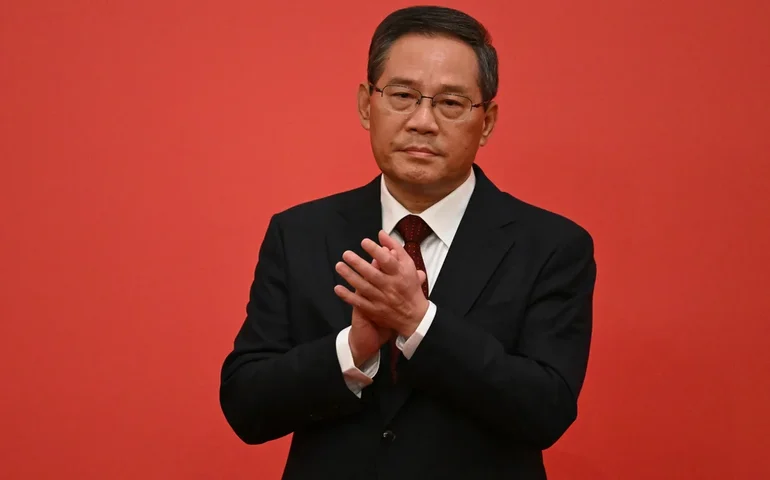 Premiê da China promete fortalecer emprego e criar políticas para estimular consumo