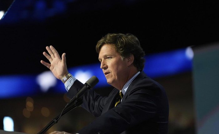 Tucker Carlson acusa Trump de ser 'cúmplice do ato de guerra', em relação à escalada entre Irã e Israel Tucker Carlson acusa Trump de ser 'cúmplice do ato de guerra', em relação à escalada entre Irã e Israel