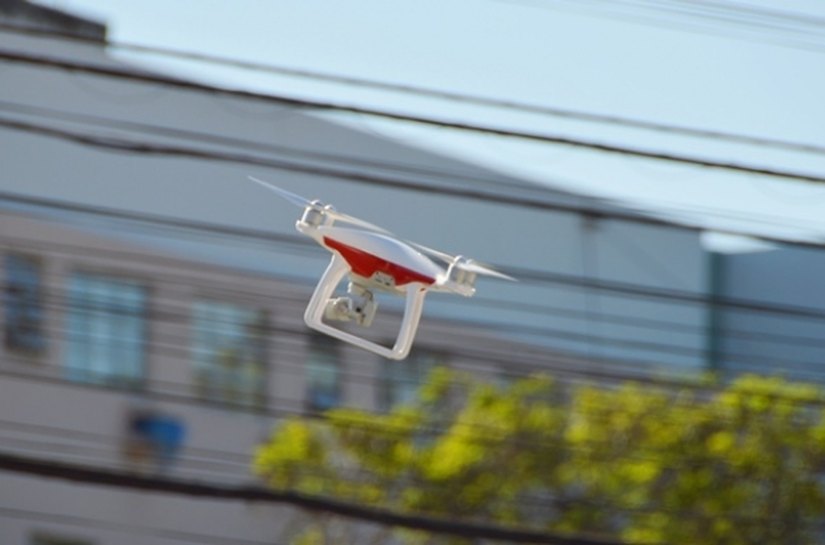 Agentes de endemias retomam fiscalização com drones na segunda