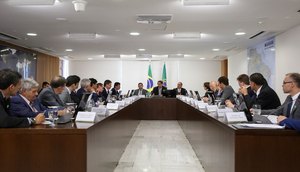 BOLSONARO ASSINA PROJEO ANTICRIME / Foto: Marcos Corrêa/PR