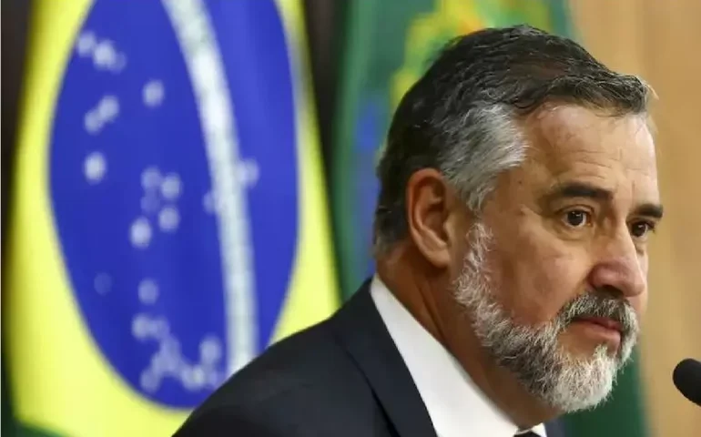 Congresso terá de fazer escolha em isentar ou não IR até R$ 5 mil, diz Paulo Pimenta