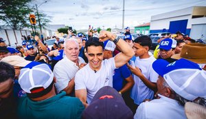 JHC em caminhada com apoiadores. Fonte: Ascom PSDB