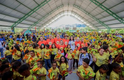 Cacau Show doa 10 mil ovos de Páscoa para famílias do sertão nordestino em parceria com Amigos do Bem