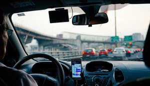 Motorista afirma que está sofrendo difamação e sendo caluniado nas redes sociais. / Foto: Foto: Dan Gold/Unsplash