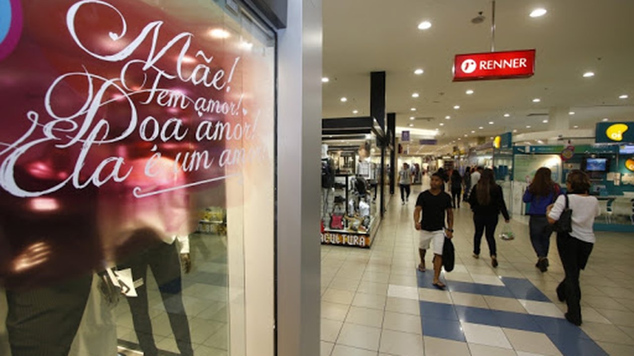 Demanda por crédito no País sobe 13% em abril, impulsionada por Dia das Mães