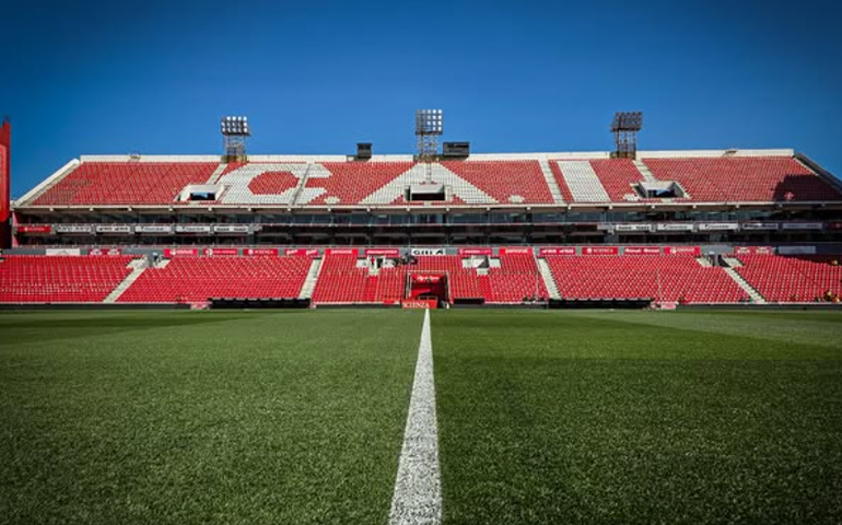 Independiente tem jogo suspenso e estádio interditado após barbárie entre torcidas