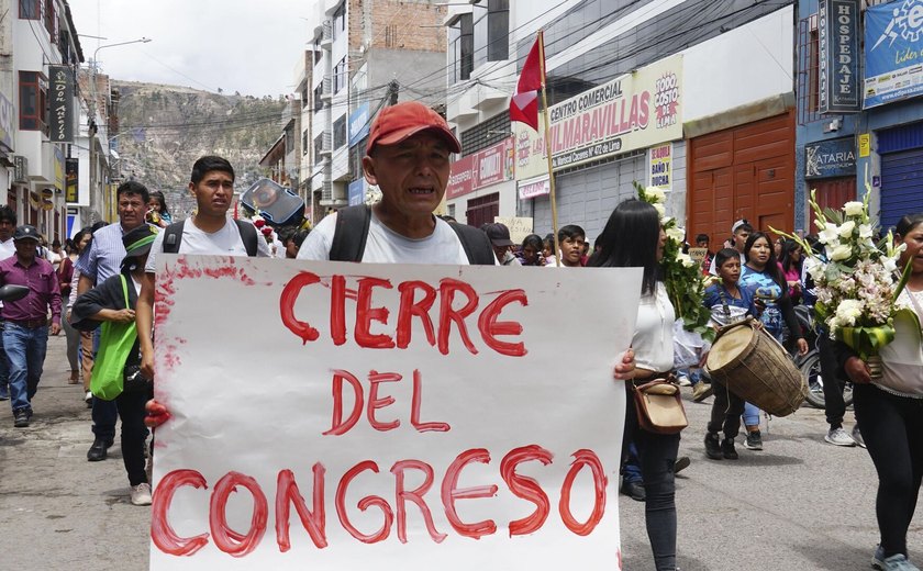 Congresso do Peru aprova lei que pune criminalmente menores de 16 e 17 anos por crimes