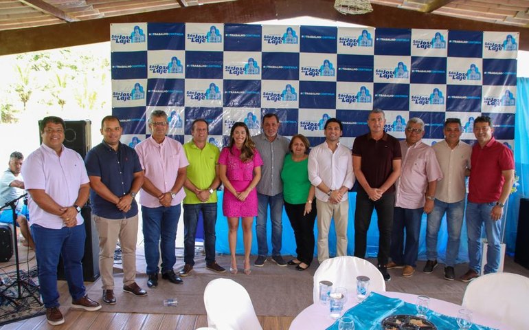 Prefeita Ângela Vanessa encaminha para votação na Câmara projeto que autoriza pagamento do piso da Enfermagem em São José da Laje