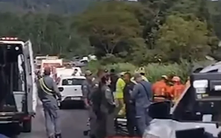 Menina resgatada de queda de helicóptero completou 12 anos nesta sexta