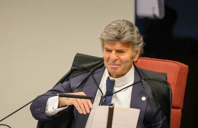 Fux cita incompetência do STF para julgar ação contra Bolsonaro