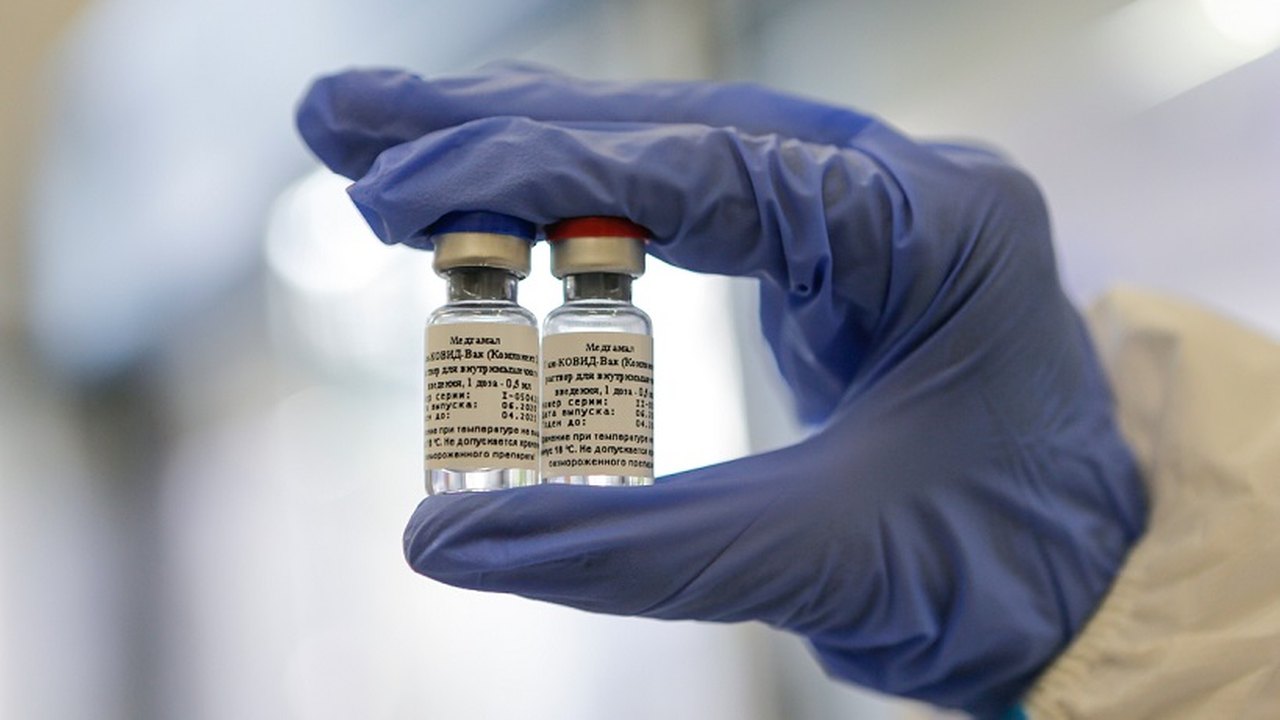 Vacina russa contra Covid-19 gerou imunidade sem efeito colateral, diz The Lancet