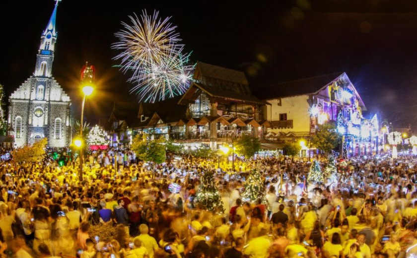 Virada de ano em Gramado promete muita celebração show de fogos