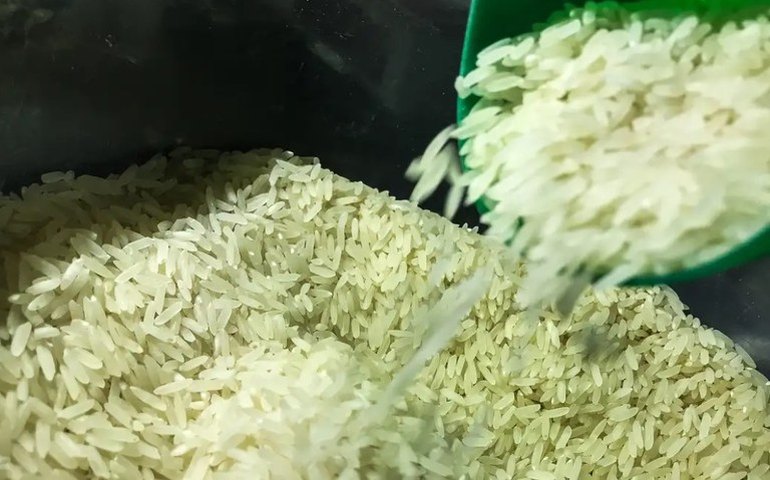 Arroz: Ministério retira de supermercado de Araraquara (SP) 10 toneladas de cereal fraudado
