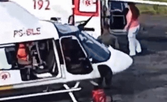 Homem com fratura exposta foi levado ao HGE pelo Serviço Aeromédico Homem com fratura exposta foi levado ao HGE pelo Serviço Aeromédico