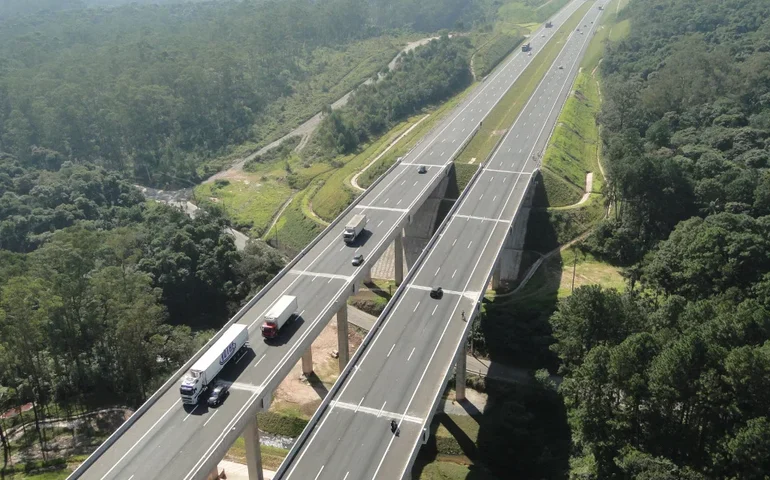 Engavetamento no Rodoanel causa congestionamento de quase 20 km