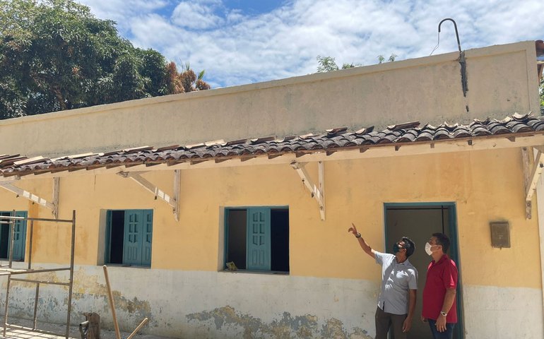 Prefeito Neno Freitas vistoria obras de reforma das escolas na zona rural de Branquinha