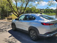 Fiat Fastback 2026 aposta na eletrificação leve para crescer no mercado - Divulgação (20).jpeg 