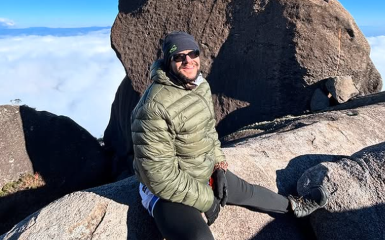 Gominho escala rocha de 2.460 metros após perder mais de 60 kg incentivado por Preta Gil