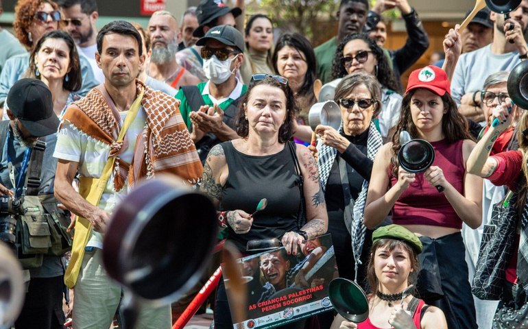 Manifestação na Paulista cobra libertação de ativistas e rompimento das relações do Brasil com Israel