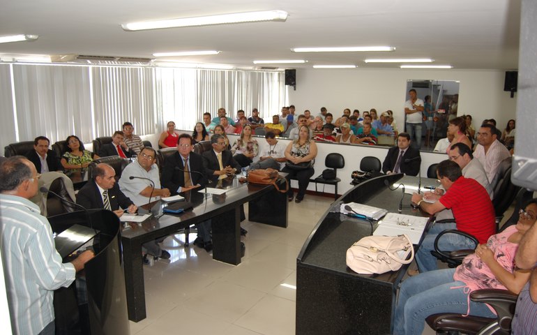 Câmara é palco de debates sobre transferência de vendedores ambulantes do centro da cidade