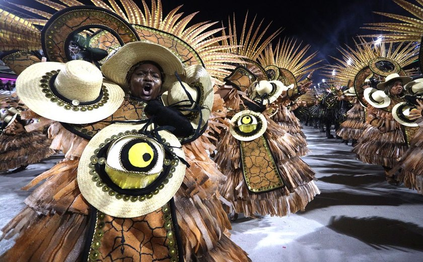 Escolas de samba do Rio começam ensaios técnicos neste sábado