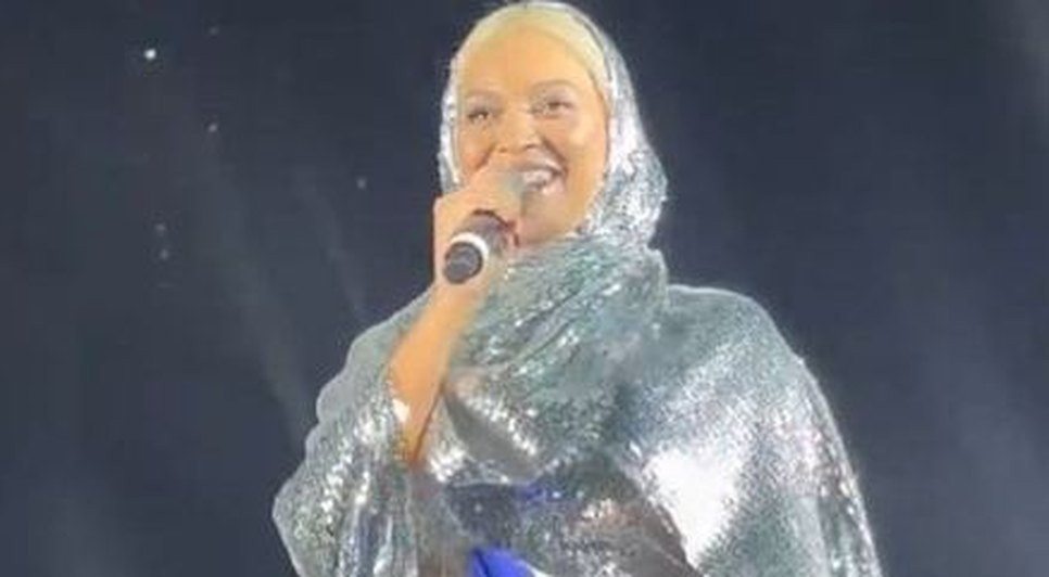 Beyoncé aparece de surpresa em evento na Bahia, leva fãs à loucura e diz: ‘Muito importante estar aqui’