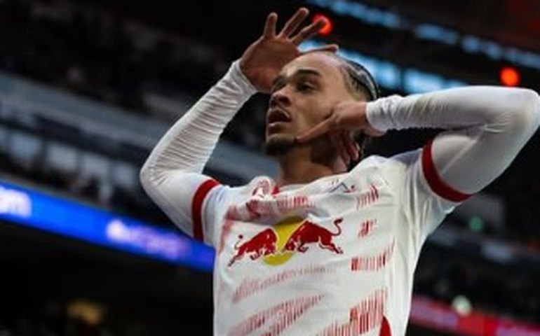Xavi Simons marca 2 em sua volta aos campos, e RB Leipzig vence Werder Bremen no Alemão