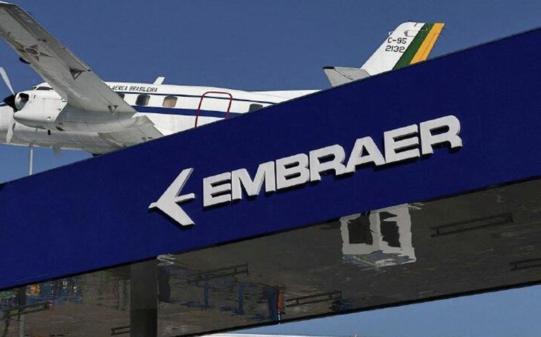 Embraer atinge receita recorde e projeta crescimento em 2026