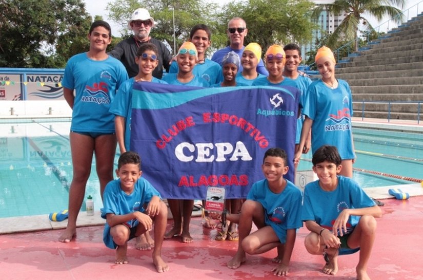 Equipe de natação do Cepa participa de Maratona Aquática na Pajuçara