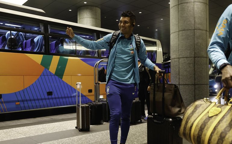 Seleção brasileira chega a Tóquio para amistoso contra Japão na terça