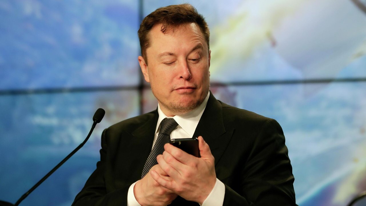 Musk ameaça Kiev ao dizer que, sem o serviço Starlink, a defesa da Ucrânia 'entraria em colapso'