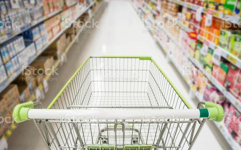 Marca mais barata é a solução para conseguir comprar o básico