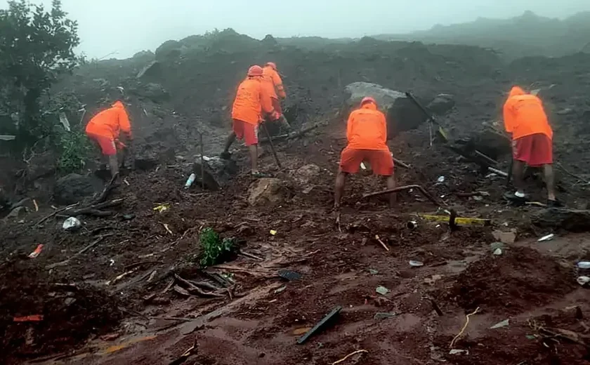 Avalanche de terra na Índia mata 27 e deixa 50 desaparecidos