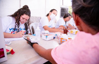 Ação do Vida Nova nas Grotas leva atendimento domiciliar ao Jacintinho