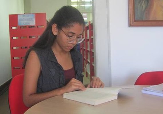 Biblioteca Professor Sávio de Almeida mantém produção técnica e científica do Estado