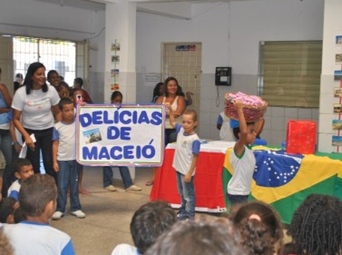 Escola Gerusa Costa comemora os 200 anos de Maceió