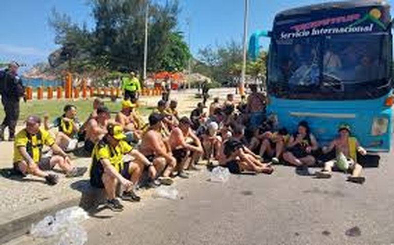 Polícia do Rio mantém 22 torcedores uruguaios presos por confusão antes de Botafogo x Peñarol
