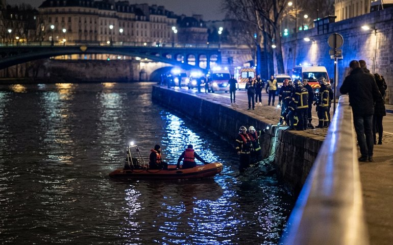 Torcedor do PSG morre afogado no Rio Sena durante comemorações do título da Liga dos Campeões