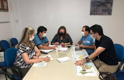 Casal e Águas do Sertão fazem reunião para discutir gestão compartilhada 