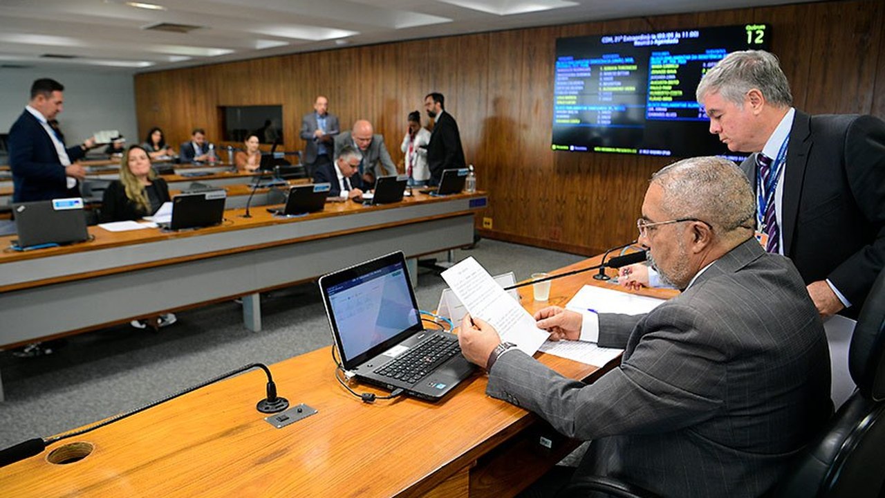 CDH pode votar oferta de Libras em exame da OAB