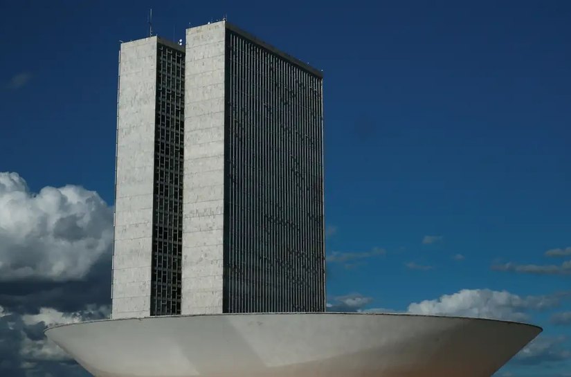 Câmara: CCJ vota anistia a presos do 8/1 e analisa projetos contra STF