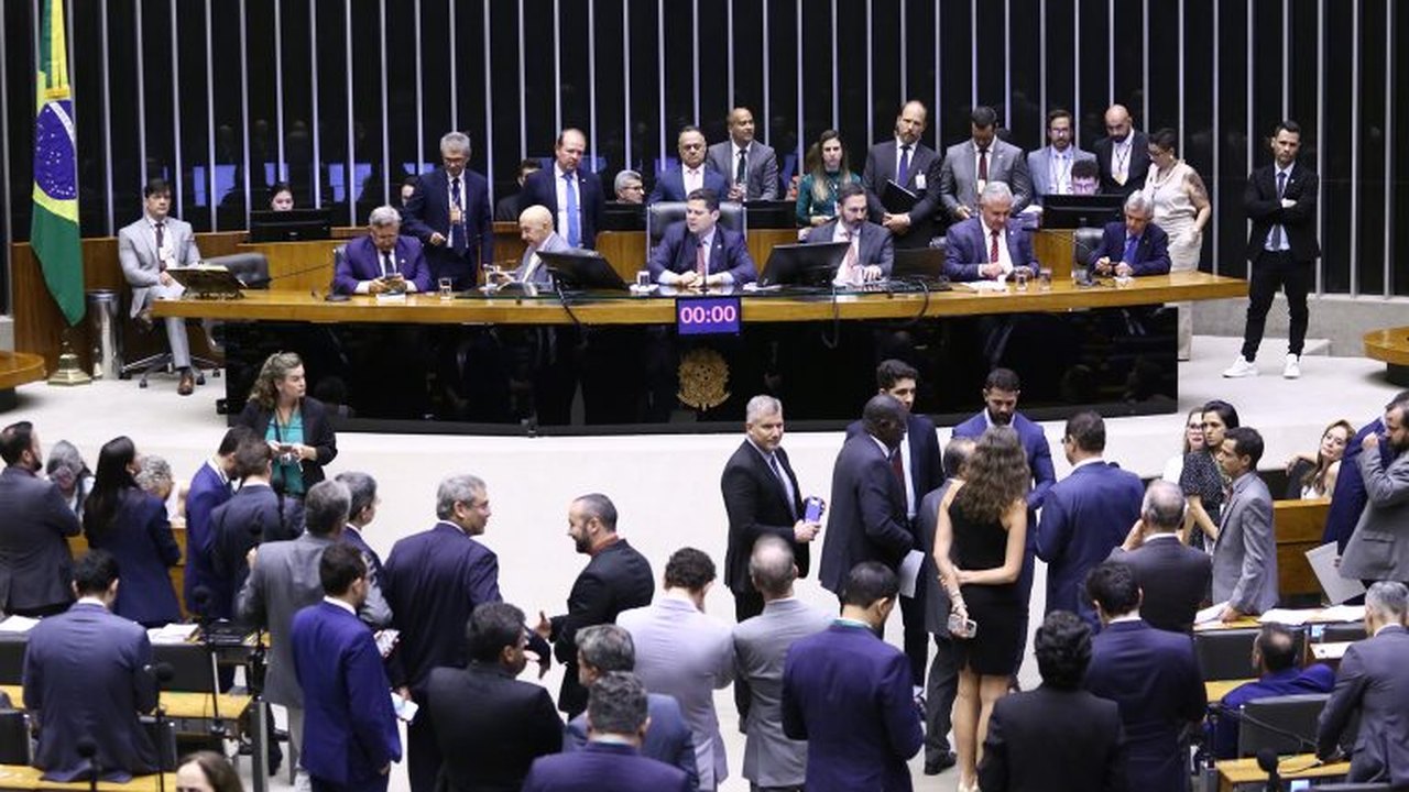 Congresso volta a discutir Orçamento e pode votar calendário de emendas parlamentares