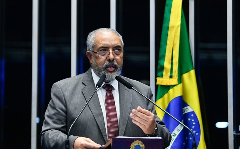 Paim repudia violência na Câmara de Vereadores de Porto Alegre