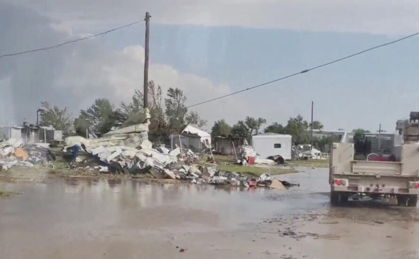 Tempestade extrema deixa quatro mortos em Houston, nos Estados Unidos; vídeos