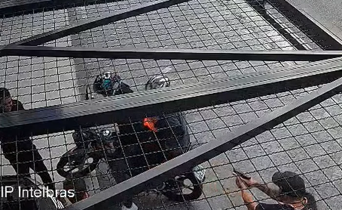 Um escrivão da Polícia Civil reagiu a uma falsa tentativa de assalto e atirou contra dois homens