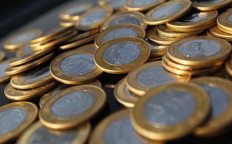 Pausa na escalada dos Treasuries traz alívio a taxas locais de juros