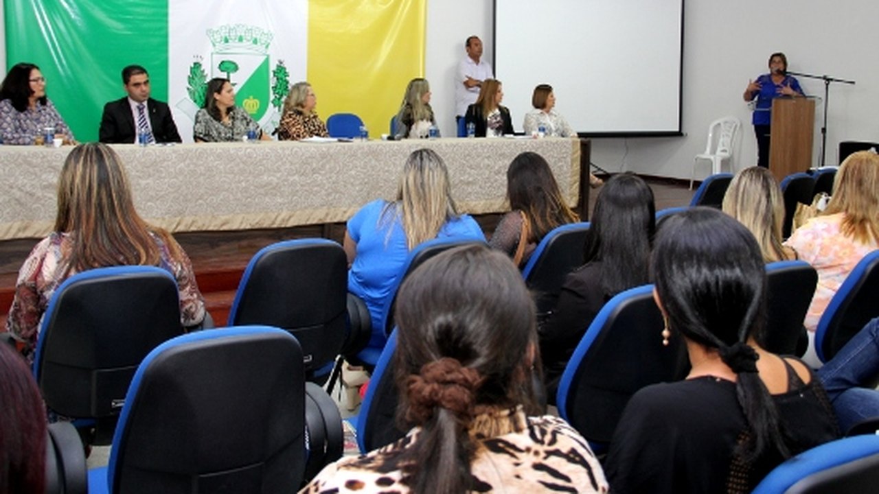 Célia anuncia doação para Casa Abrigo e Delegacia da Mulher
