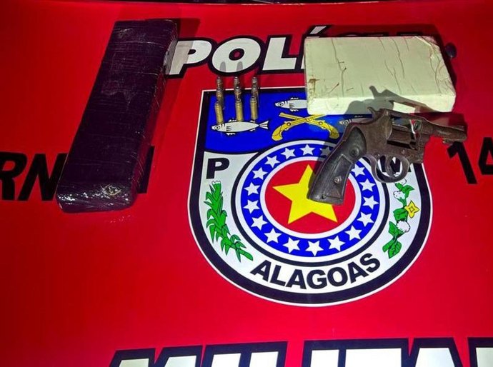 PM-AL apreende três armas e drogas no Sertão e na Zona da Mata