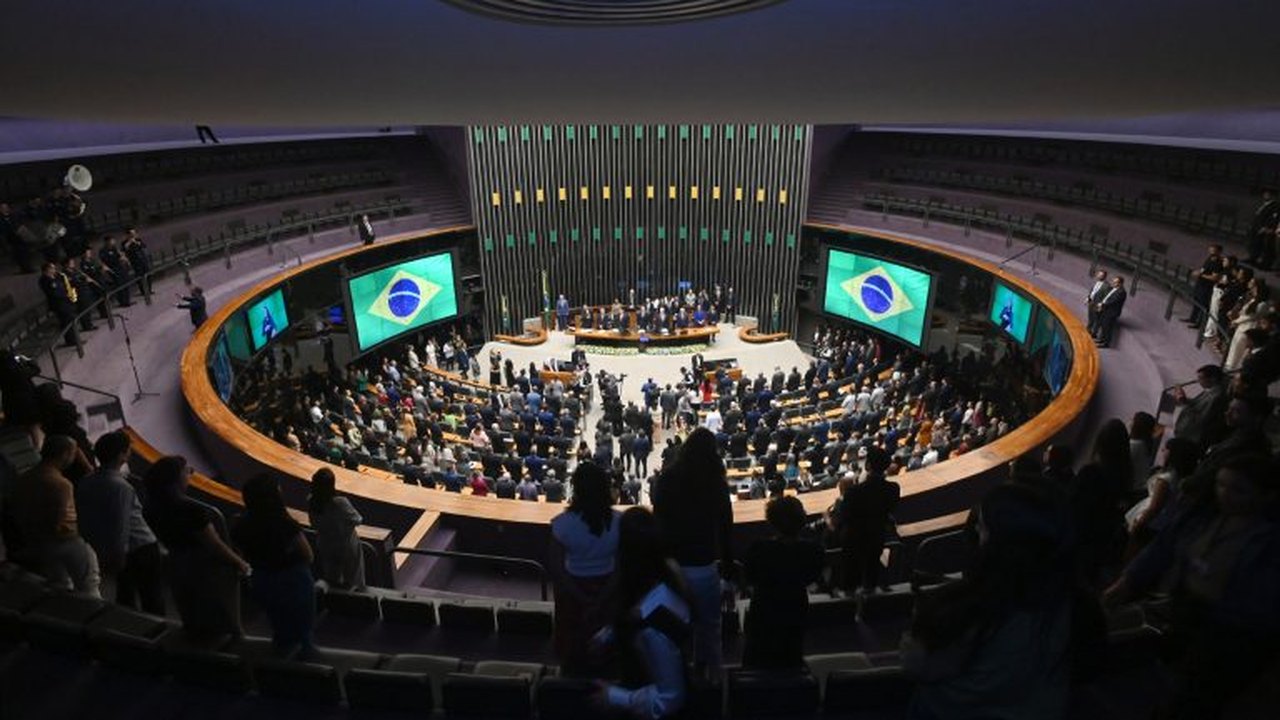 Ex-presidentes da Câmara destacam independência e papel democrático da instituição